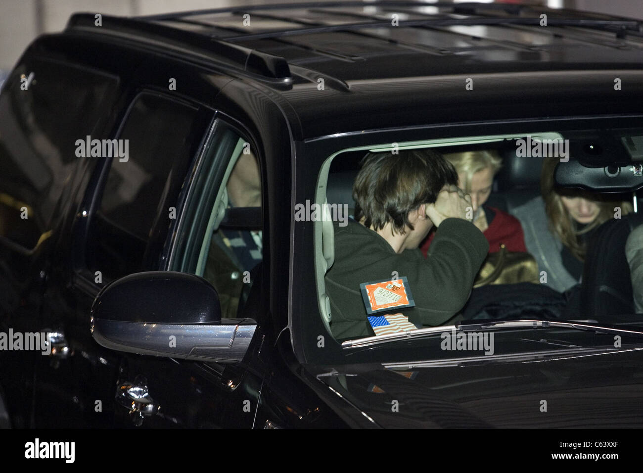 Joely Richardson quitte Lenox Hill Hospital, à New York, où sa sœur, l'actrice Natasha Richardson, a été traité pour une blessure grave à la tête subies dans un accident de ski à Montréal, Canada. Natasha Richardson a succombé à ses blessures et a été retiré de l'appui de la vie. Elle est décédée le mercredi 18 mars 2009. Lenox Hill Hospital, de l'Upper East Side, New York City, NY Le 18 mars 2009. Photo par : Michaël Jankelowitz Ari/Everett Collection Banque D'Images