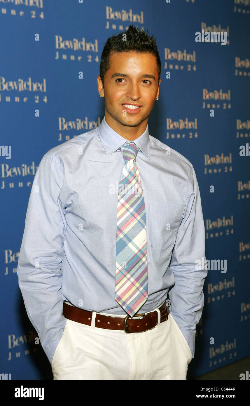 Jai Rodriguez aux arrivées de BEWITCHED Première Mondiale, le Ziegfeld Theatre, New York, NY, le 13 juin 2005. Photo par : Gregorio Binuya/Everett Collection Banque D'Images