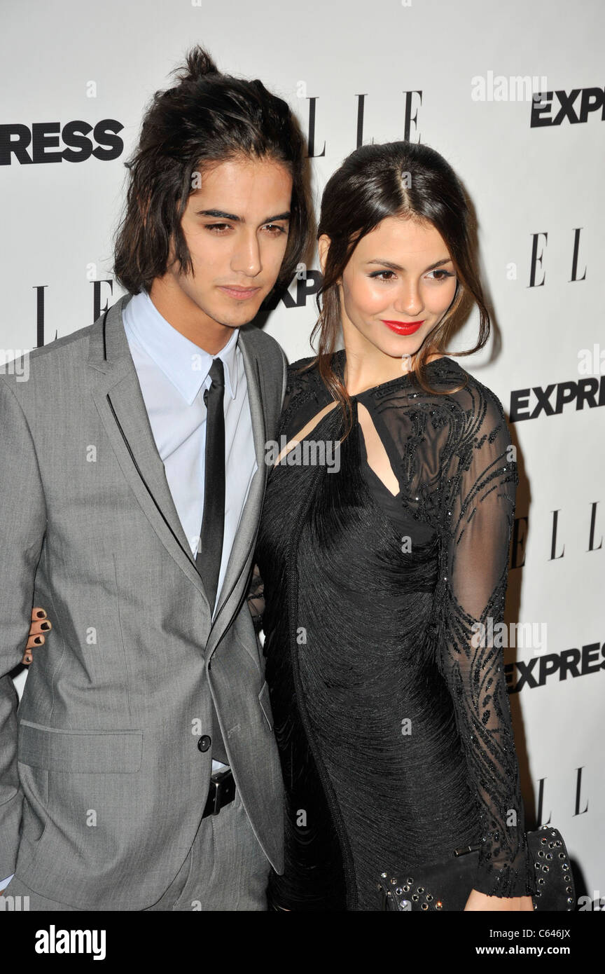 Avan Jogia ; Victoria Justice au niveau des arrivées pour ELLE et Express  25 à 25 cas, Palihouse West Hollywood, Los Angeles, CA, le 7 octobre 2010.  Photo par : Robert Kenney/Everett Collection Photo Stock - Alamy