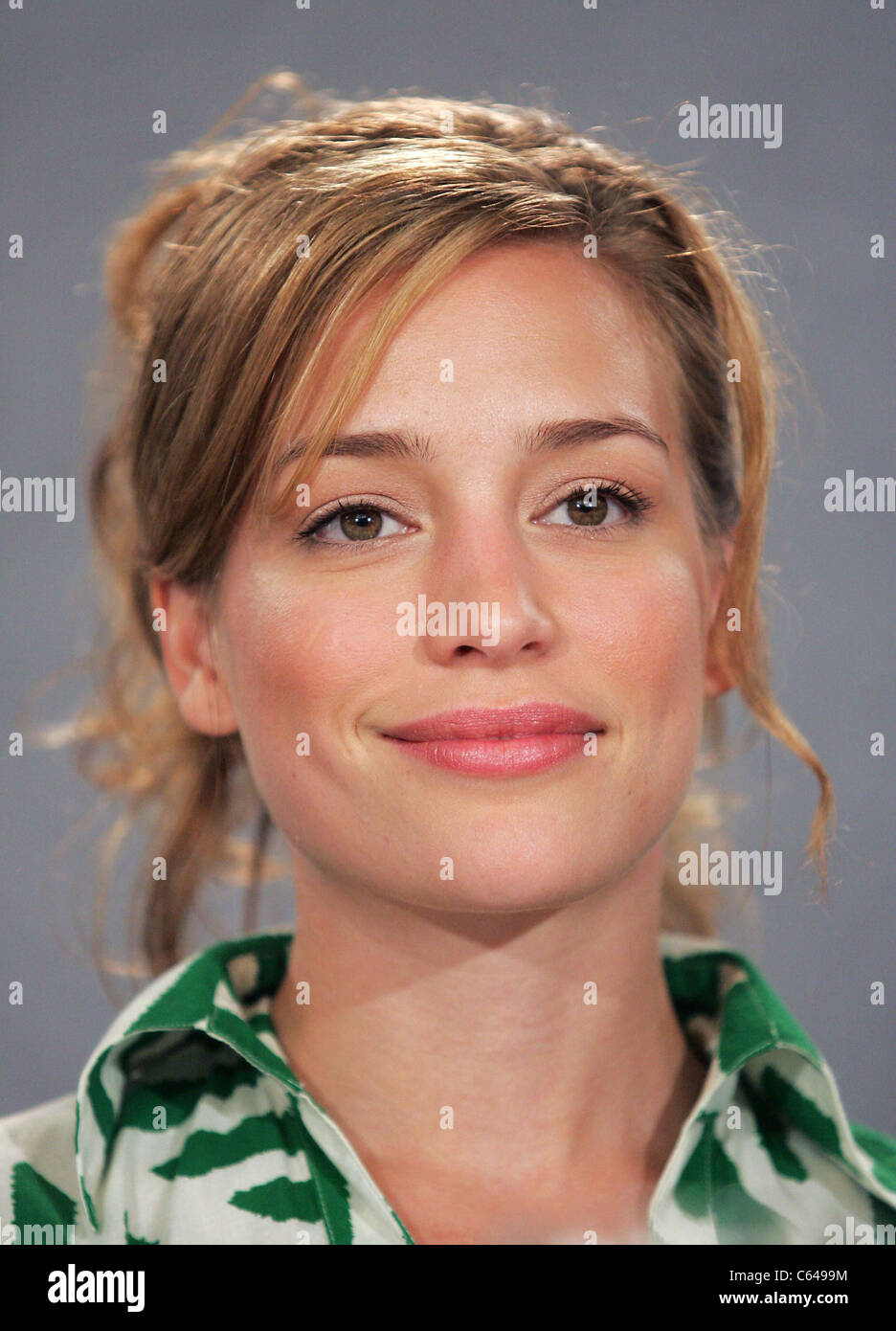 Piper Perabo lors de la conférence de presse d'Edison en première mondiale au Festival du Film de Toronto, Sutton Place Hotel, Toronto, ON, le 17 septembre 2005. Photo par : Malcolm Taylor/Everett Collection Banque D'Images