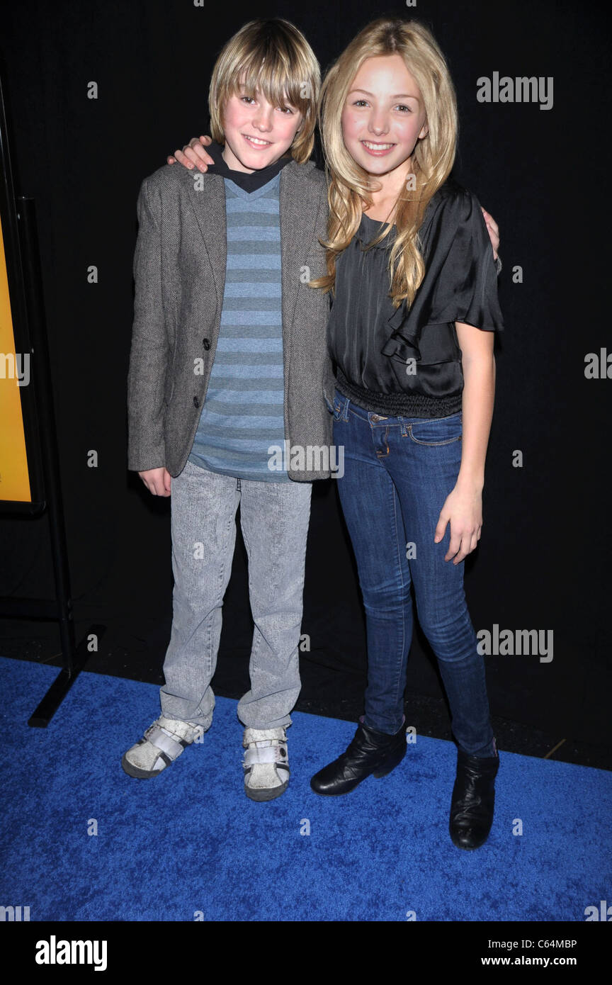 Spencer Liste, Peyton List aux arrivées pour MEGAMIND Premiere, AMC Lincoln Square 13 IMAX Theatre, New York, NY Le 3 novembre 2010. Banque D'Images