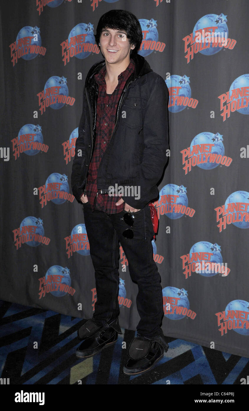 Mitchel Musso présente à visiter à Planet Hollywood, le Planet Hollywood, Times Square, New York, NY 12 Octobre, 2010. Photo Banque D'Images