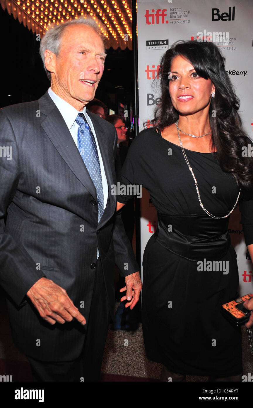 Clint Eastwood, Dina Eastwood aux arrivées d'au-delà première projection au Festival International du Film de Toronto (TIFF), Elgin Banque D'Images