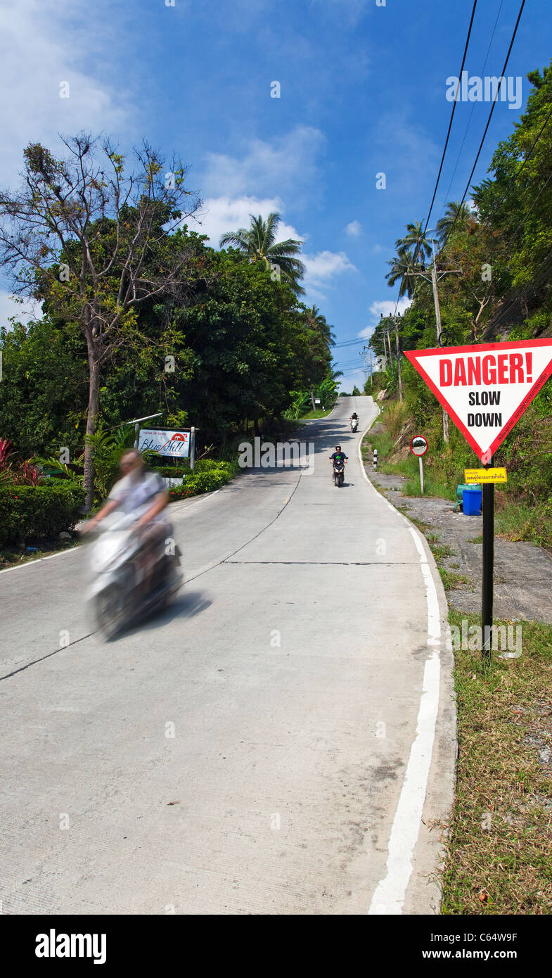 Routes dangereuses sur Ko Pha-Ngan, Thaïlande Banque D'Images