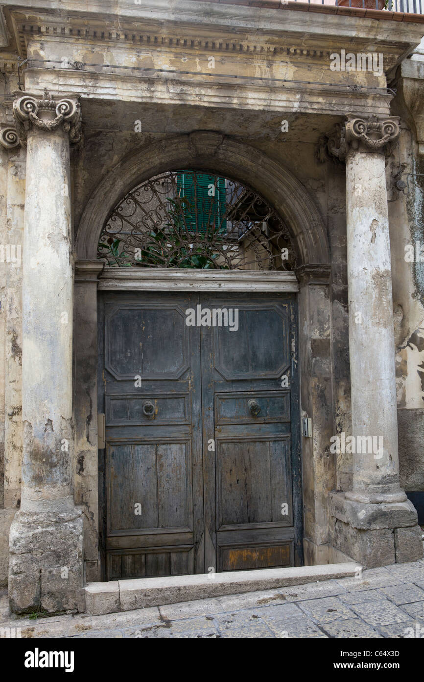 Vieille maison traditionnelle avant en Sicile (architecture médiévale et baroque italien), (Modica, Syracuse, Palerme) Italie, Europe Banque D'Images