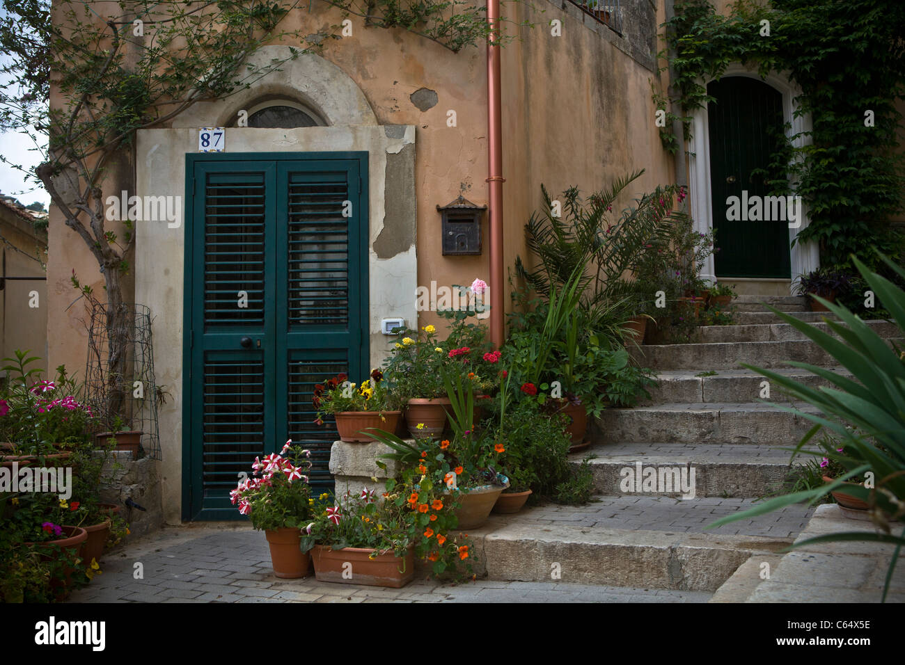 Vieille maison traditionnelle avant en Sicile (architecture médiévale et baroque italien), (Modica, Syracuse, Palerme) Italie, Europe Banque D'Images