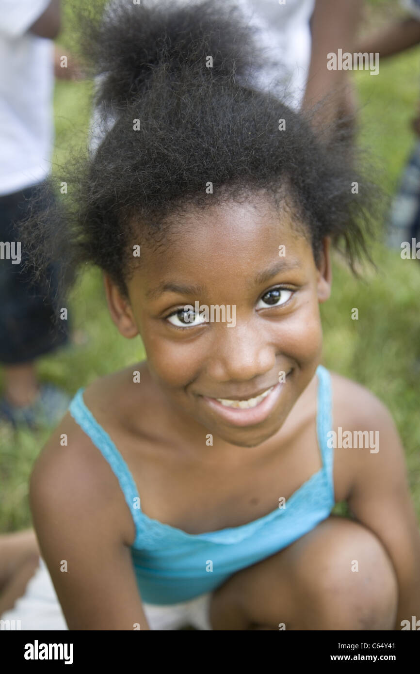 Portraits d'enfants afro-américains pauvres, dans le quartier délabré Brightmoor de Detroit, MI. Banque D'Images
