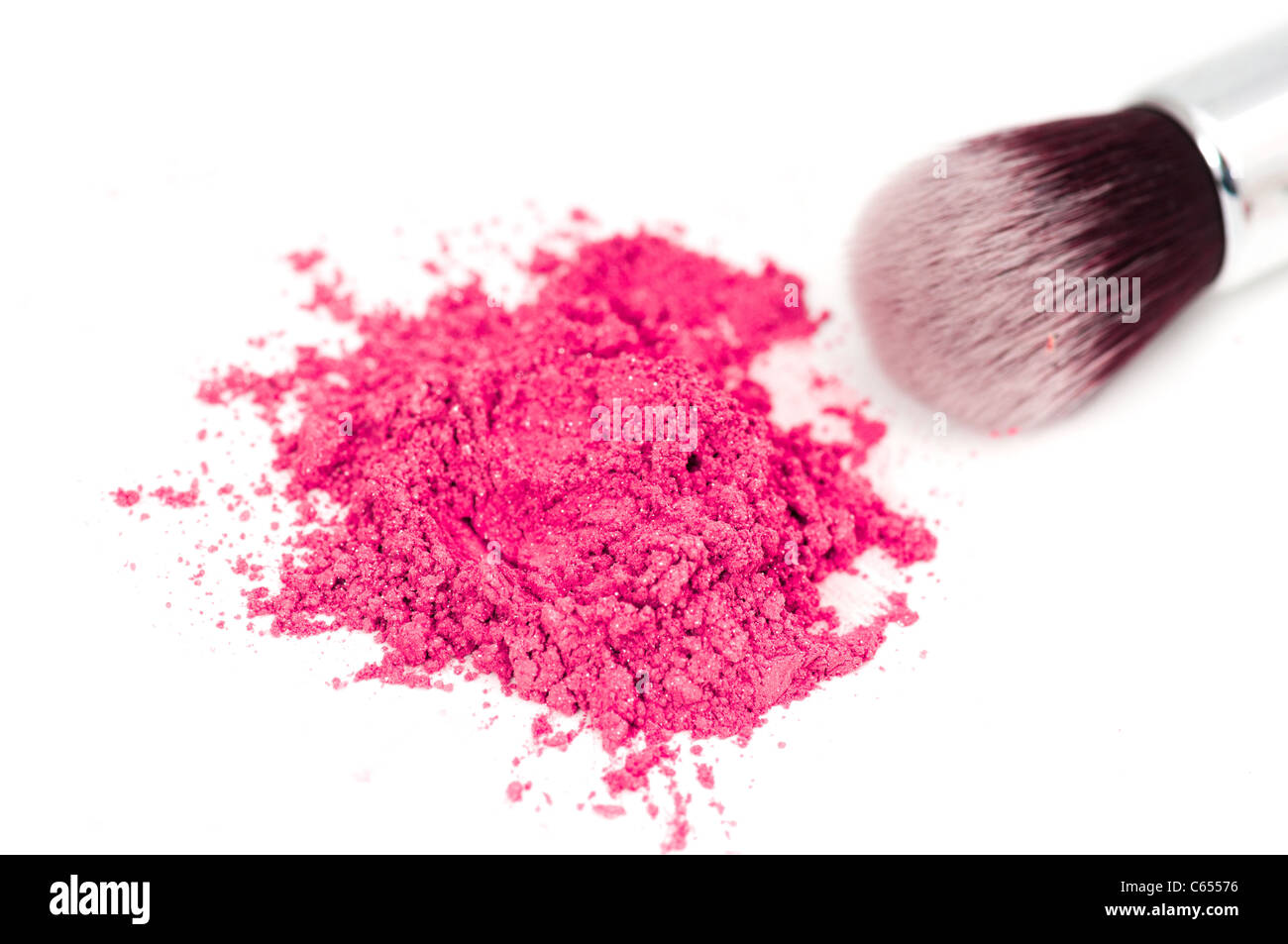 L'ombre d'oeil rose sur fond blanc Banque D'Images