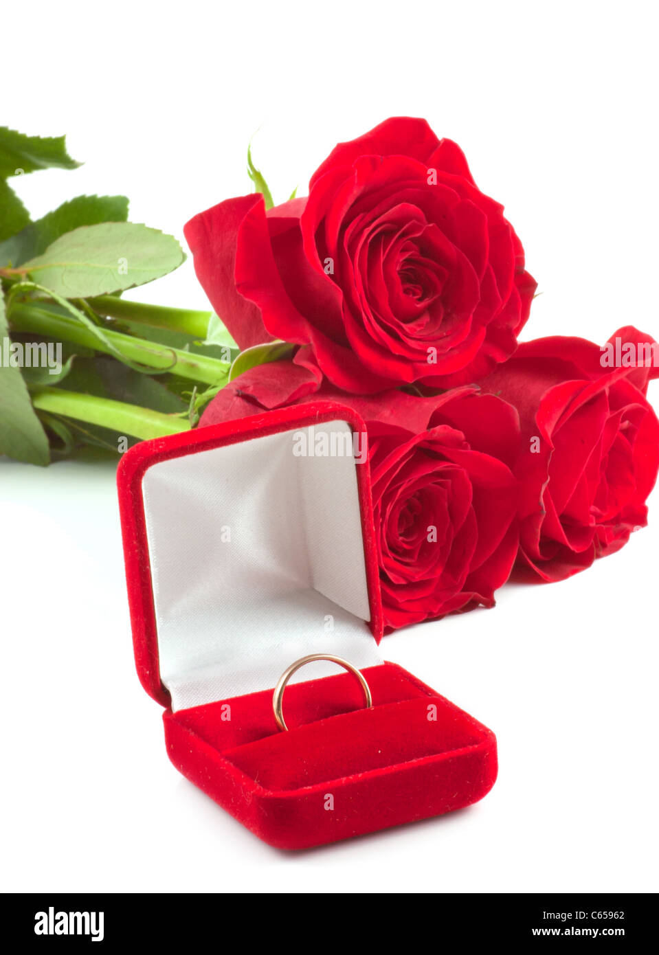 Roses et anneau de mariage Banque D'Images