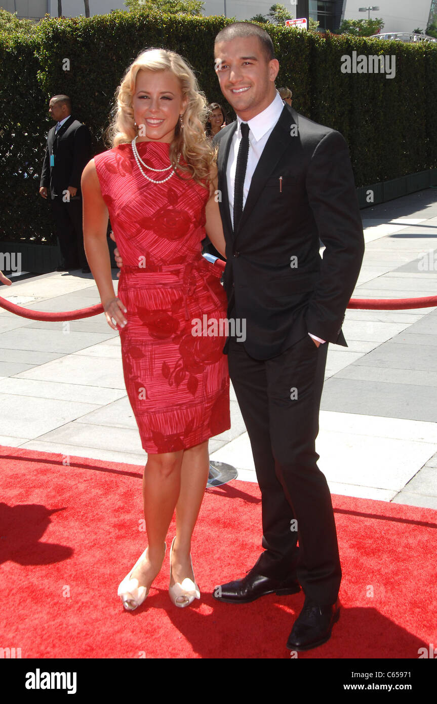 Chelsie Hightower, Mark Ballas aux arrivées pour 2010 Creative Arts Emmy Awards, Nokia Theatre, Los Angeles, CA, 21 août 2010. Photo par : Michael Germana/Everett Collection Banque D'Images