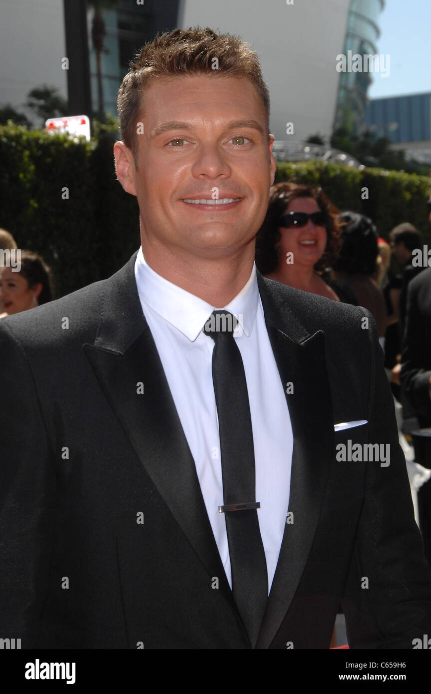 Ryan Seacrest aux arrivées pour 2010 Creative Arts Emmy Awards, Nokia Theatre, Los Angeles, CA, 21 août 2010. Photo par : Michael Banque D'Images