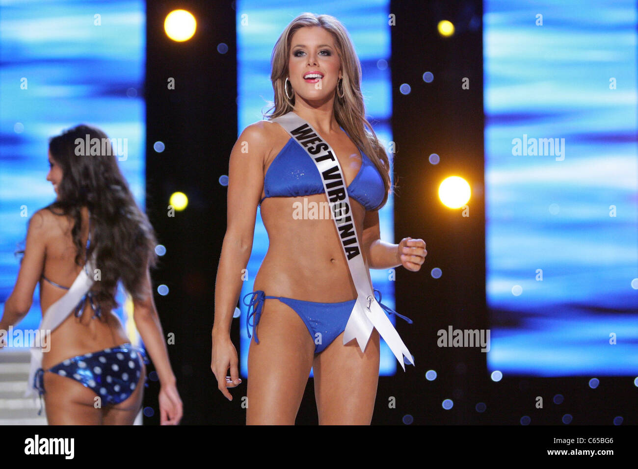 Mlle Virginie de l'Ouest USA, Whitney Veach présents pour Miss USA 2011 Compétition préliminaire, Planet Hollywood Resort & Casino, Las Vegas, NV le 15 juin 2011. Photo par : James Atoa/Everett Collection Banque D'Images