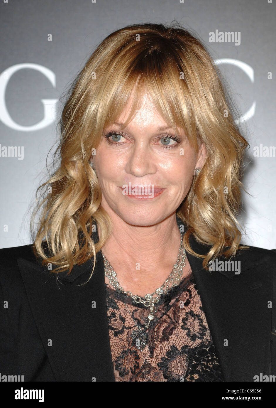 Arrivées à Melanie Griffith pour BIUTIFUL Premiere, Directors Guild of America (DGA) Theatre, Los Angeles, CA le 14 décembre 2010. Photo par : Elizabeth Goodenough/Everett Collection Banque D'Images