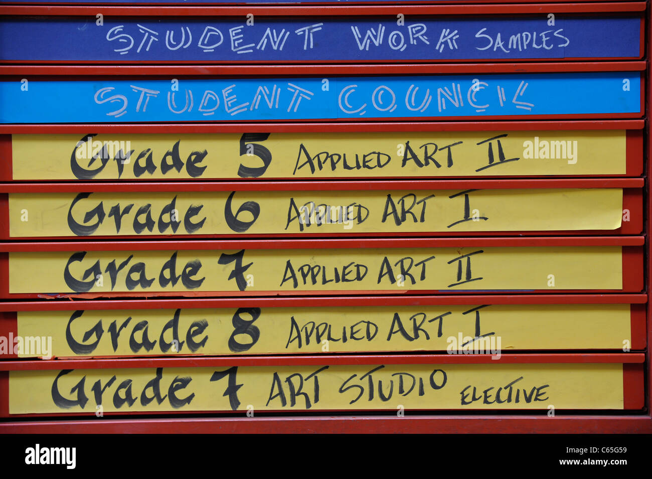 Tiroirs marqués d'art notes à l'école d'art Banque D'Images