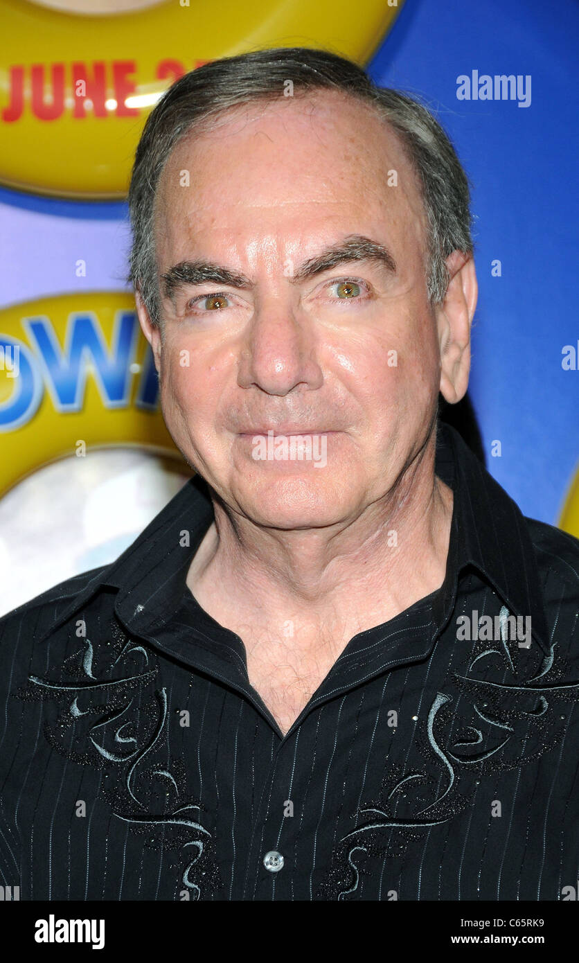 Neil Diamond aux arrivées pour grandes personnes Premiere, le Ziegfeld Theatre, New York, NY Le 23 juin 2010. Photo par : Desiree Navarro/Everett Collection Banque D'Images