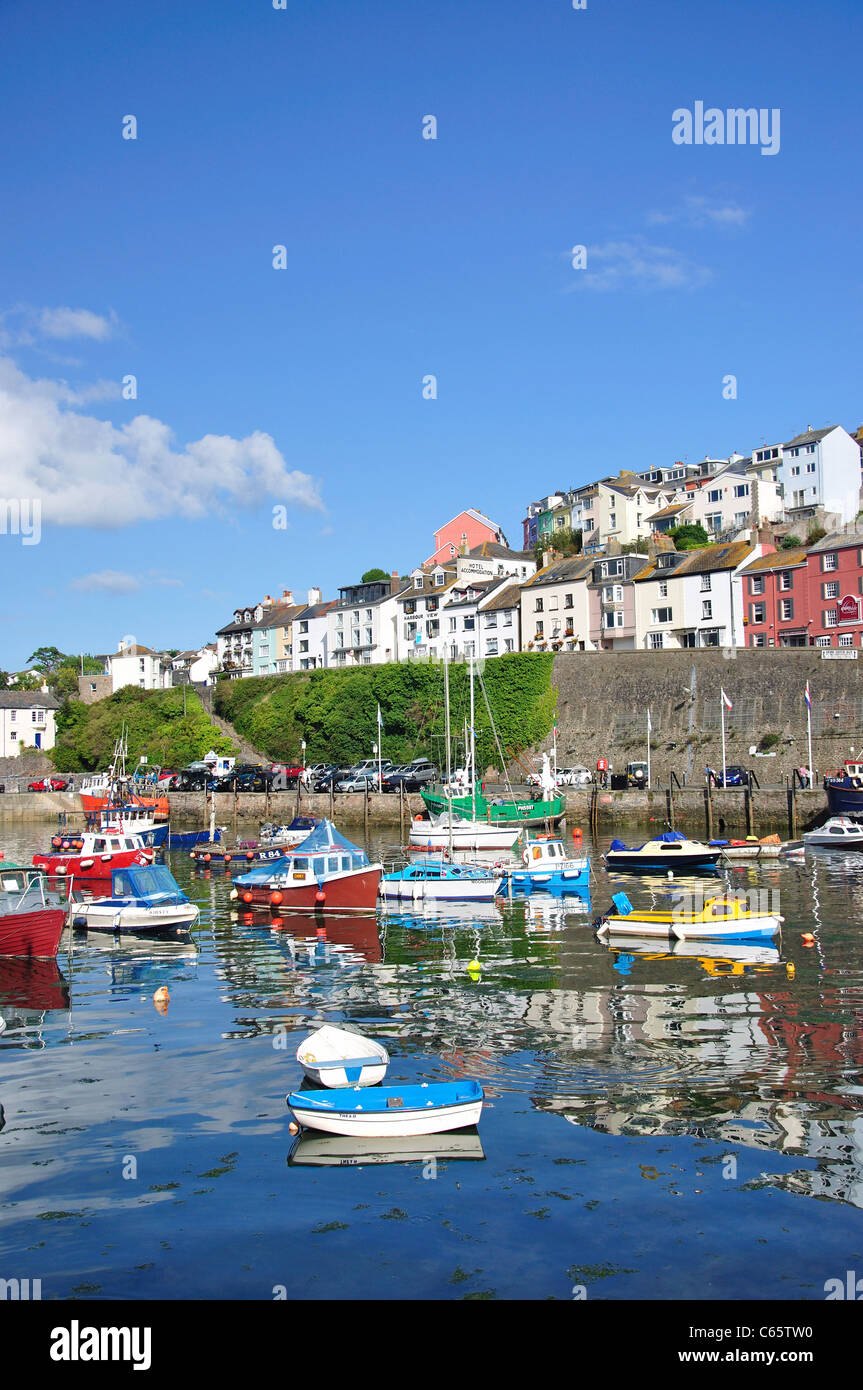 Bateaux amarrés dans le port de Brixham, Brixham, Devon, Angleterre, Royaume-Uni Banque D'Images