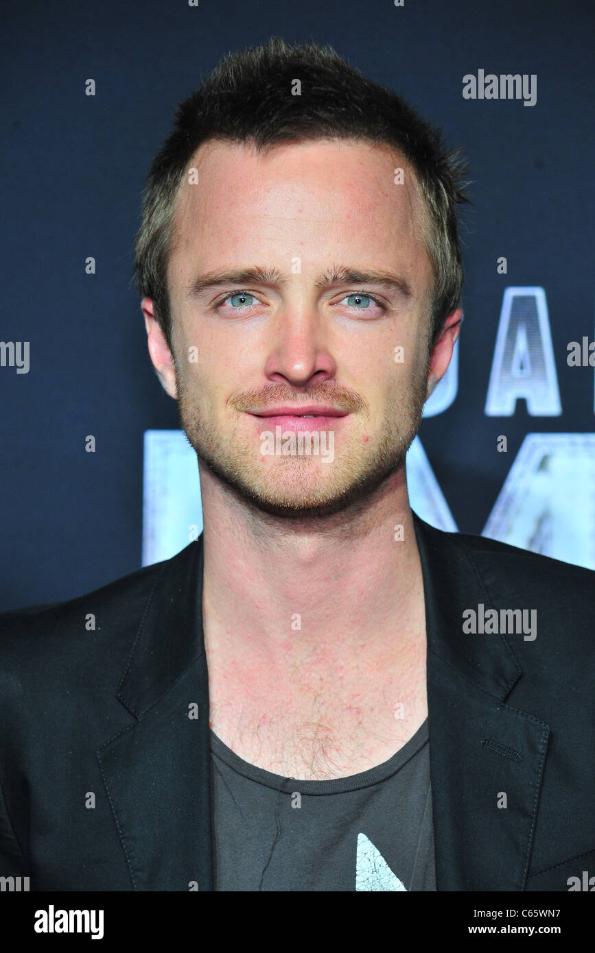 Aaron Paul aux arrivées d'HBO BOARDWALK EMPIRE Series Premiere, le Ziegfeld Theatre, New York, NY Le 15 septembre 2010. Photo Banque D'Images