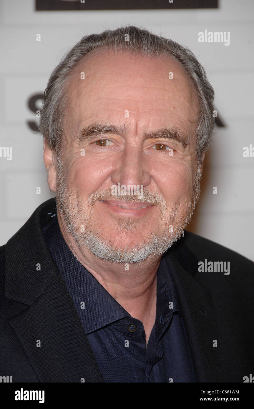 Wes Craven aux arrivées pour Spike TV's SCREAM 2010, Théâtre grec, Los Angeles, CA, 16 octobre 2010. Photo par : Michael Germana/Everett Collection Banque D'Images