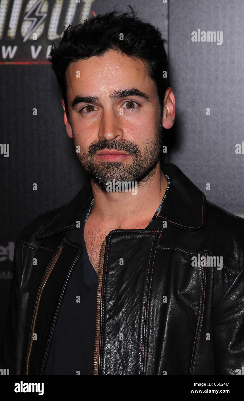 Jesse Bradford en spectateurs dans Fallout : NEW VEGAS Launch Party, la pluie au Palms Resort & Casino, Las Vegas, NV le 16 octobre, 2010. Photo par : MORA/Everett Collection Banque D'Images