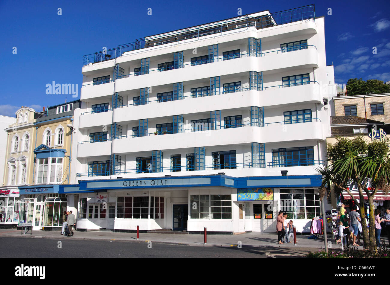 L'Art Déco, Queen's Quay Building, Victoria Parade, Torquay, Devon, Angleterre, Royaume-Uni Banque D'Images