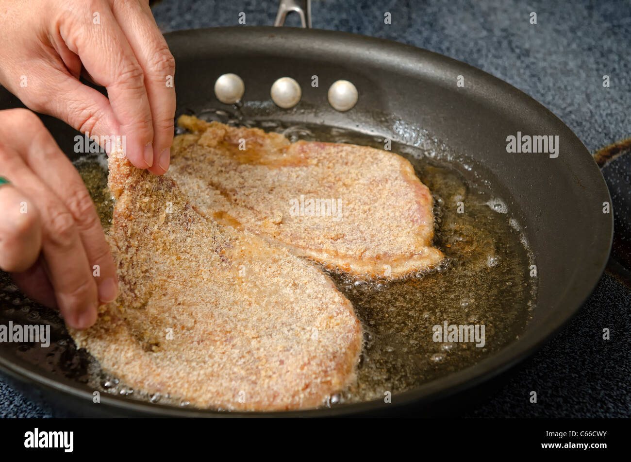 La friture Pan - Escalope un plat traditionnel allemand avec la Viande panée Banque D'Images