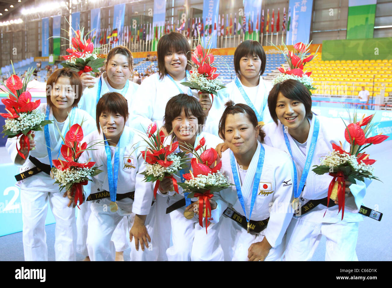L'équipe féminine du Japon (JPN) groupe après la 26e Universiade d'été 2011 à Shenzhen. Banque D'Images
