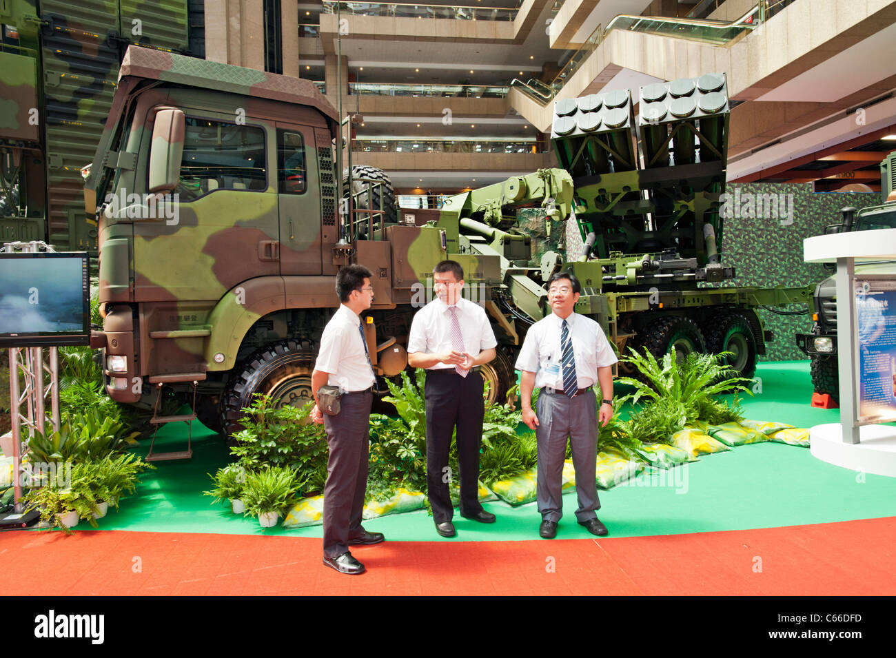 Ray Ting T2000 Système de lance-roquettes multiples d'artillerie, AMLRS, Taipei Aerospace Defense Technology Exhibition, 2011, Taiwan Banque D'Images