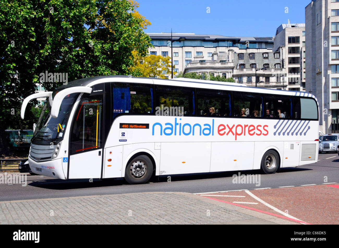 National Express à Londres dans l'entraîneur de Gloucester Park Lane London England UK Banque D'Images