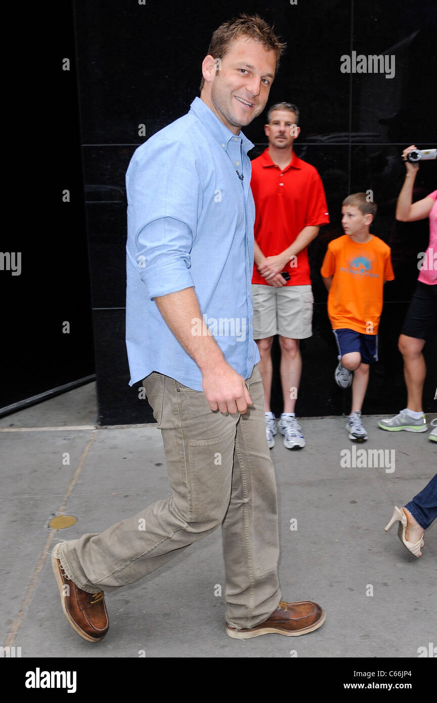 Dave Salmoni, entre dans le 'Good Morning America' l'enregistrement à l'ABC Times Square Studios dehors et environ pour la célébrité CANDIDS - THU, , New York, NY Le 23 juin 2011. Photo par : Ray Tamarra/Everett Collection Banque D'Images