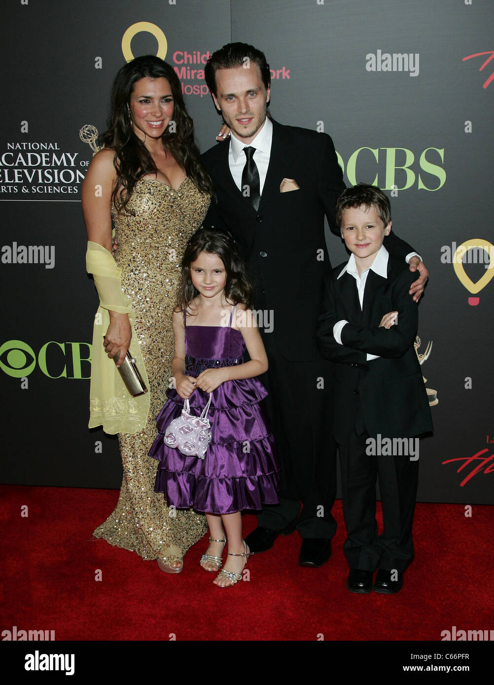 Jonathan Jackson, Lisa Vultaggio aux arrivées pour 38e conférence annuelle pendant la journée, animation Emmy Awards - ARRIVALS PT 2, Hilton Hotel, Las Vegas, NV le 19 juin 2011. Photo par : James Atoa/Everett Collection Banque D'Images