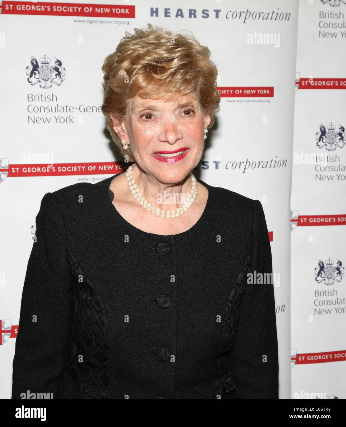 Margot Astrachan présents à Sondheim Présentation ONAGRE au profit de la St George's Society of NY, Gerald W. Lynch Theatre au John Jay College, New York, NY Le 25 octobre 2010. Photo par : R.Cole pour Rob riche/Everett Collection Banque D'Images