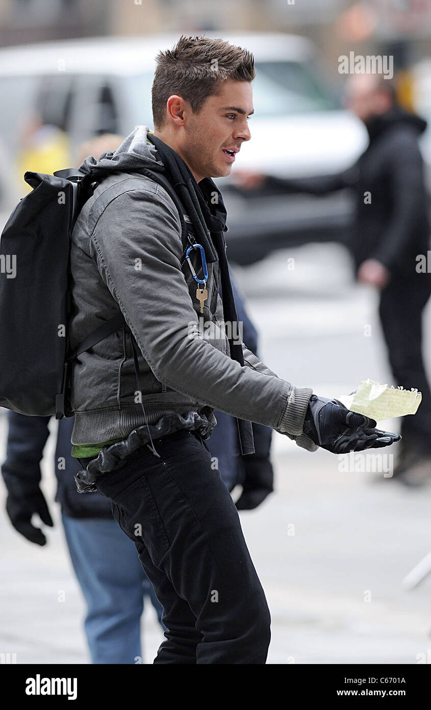 Zac Efron sur l'emplacement pour le Nouvel An de tournage sur place, à New  York, Park Avenue et 40th Street, New York, NY 24 février 2011. Photo par :  Kristin Callahan/Everett Collection