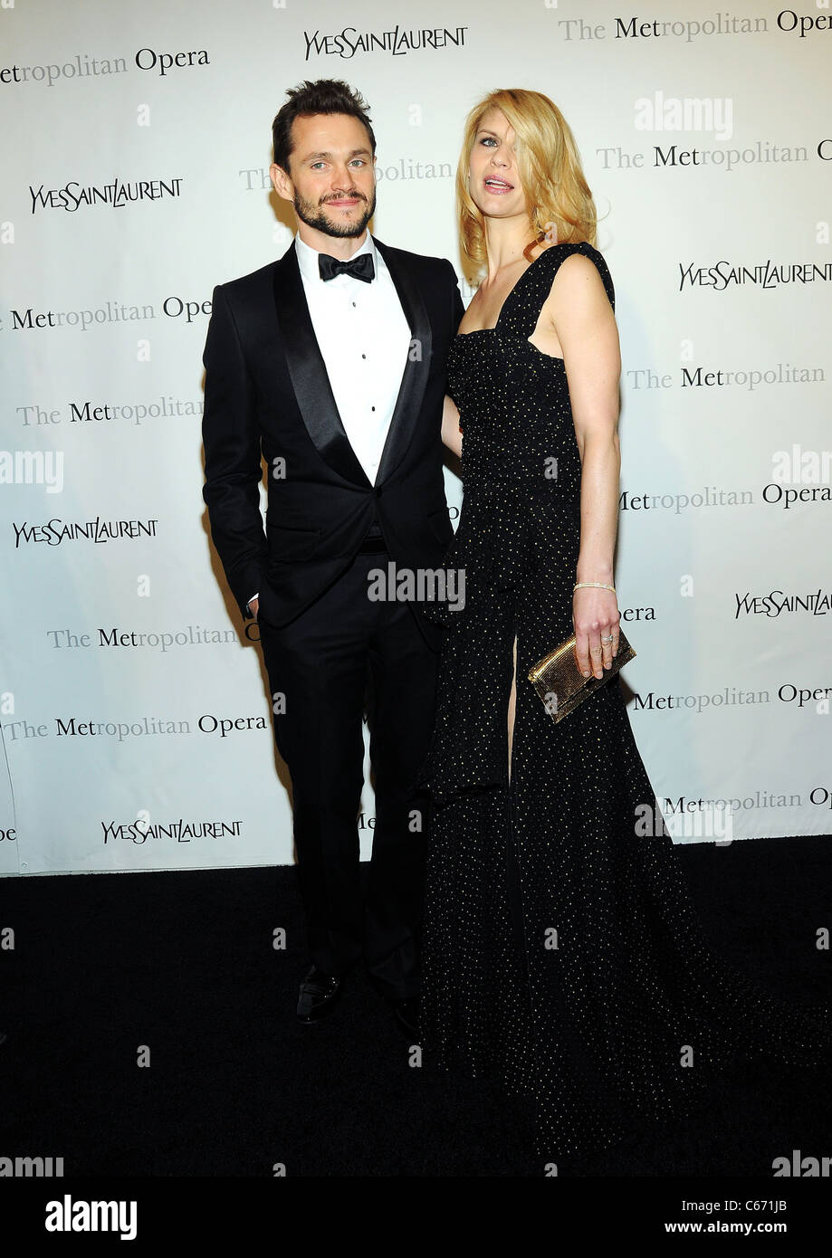 Hugh Dancy, Claire Danes au niveau des arrivées pour le Metropolitan Opera Premiere de LE COMTE ORY, Lincoln Center, New York, NY, le 24 mars 2011. Photo par : Desiree Navarro/Everett Collection Banque D'Images