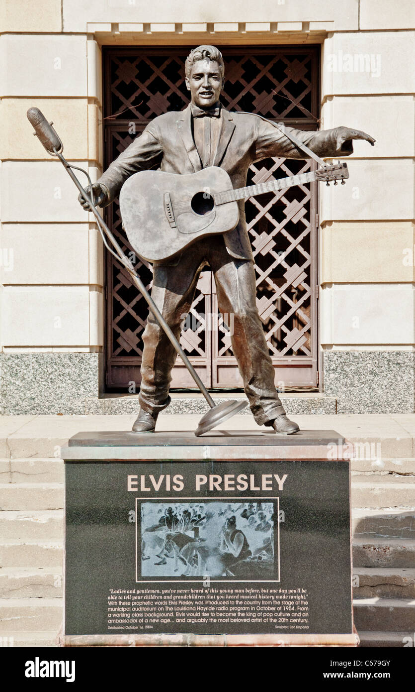 Statue d'Elvis Presley par Eric Kaposta, Municipal Memorial Auditorium et le stade d'Étoiles Museum, Shreveport, Louisiane, Etats-Unis Banque D'Images