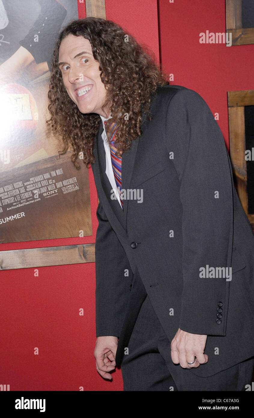 Weird Al Yankovic aux arrivées pour mauvais enseignant Premiere, le Ziegfeld Theatre, New York, NY 20 juin 2011. Photo par : Kristin Callahan/Everett Collection Banque D'Images