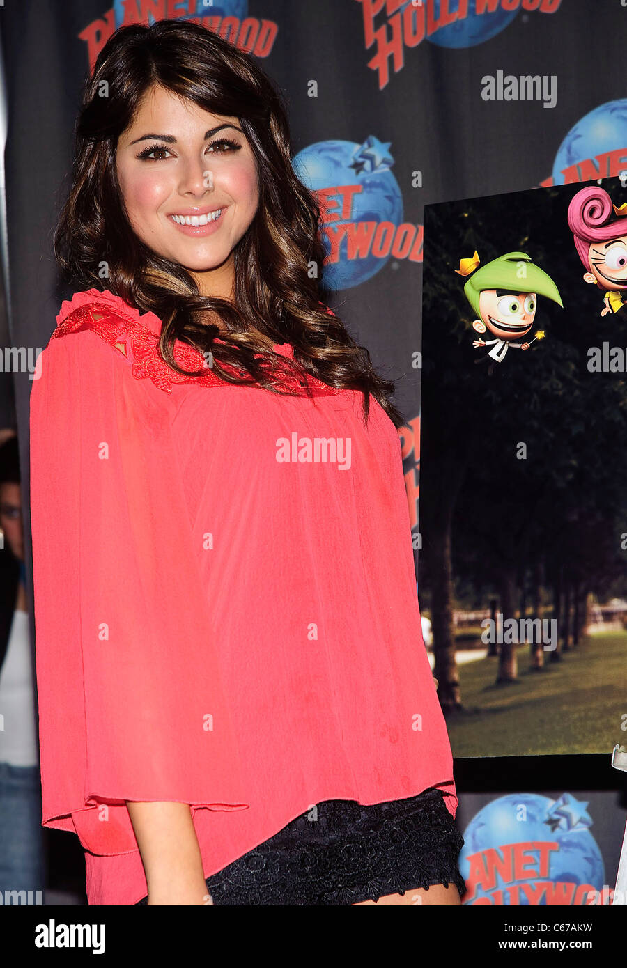 Daniella Monet en apparence en magasin pour un film assez étrange : Grandir, Timmy Turner ! Cast Photo Op, Planet Hollywood Times Square, New York, NY, le 29 juin 2011. Photo par : Lee/Everett Collection Banque D'Images