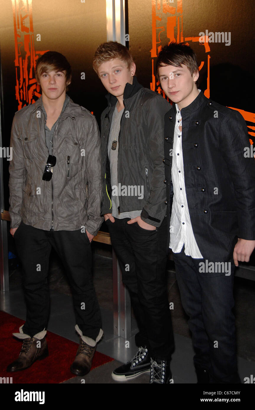 Dan Ferrari-Lane, Greg Weist, Michael Parsons au mécanicien arrivés pour la premiere, Cinémas Arclight Hollywood, Los Angeles, CA, 25 janvier 2011. Photo par : Michael Germana/Everett Collection Banque D'Images