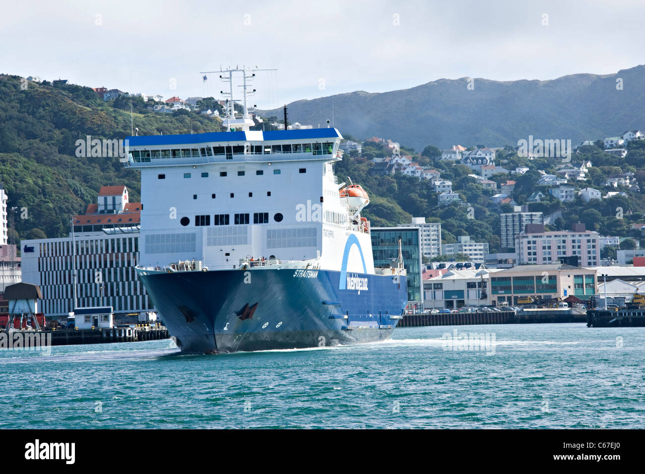 La compagnie maritime du détroit voiture Ferry au départ du port de Straitsman Wellinton Île du Nord Nouvelle-Zélande NZ Banque D'Images