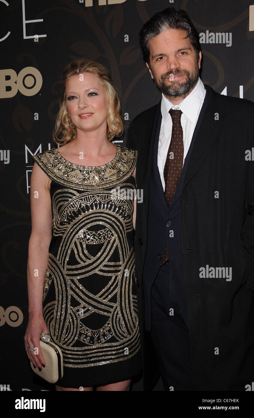 Gretchen Mol, Tod Kip Williams aux arrivées de Mildred Pierce Premiere, le Ziegfeld Theatre, New York, NY Le 21 mars 2011. Photo par : Kristin Callahan/Everett Collection Banque D'Images