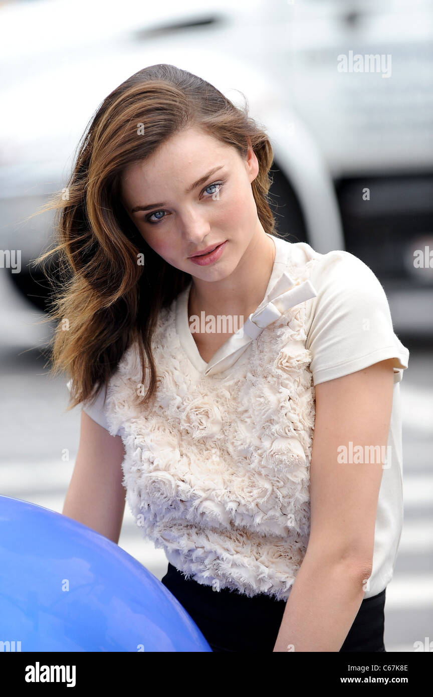 Miranda Kerr, pose pour des photos à un magazine coréen pousse de photo dans le Meatpacking District dehors et environ pour la célébrité CANDIDS Banque D'Images