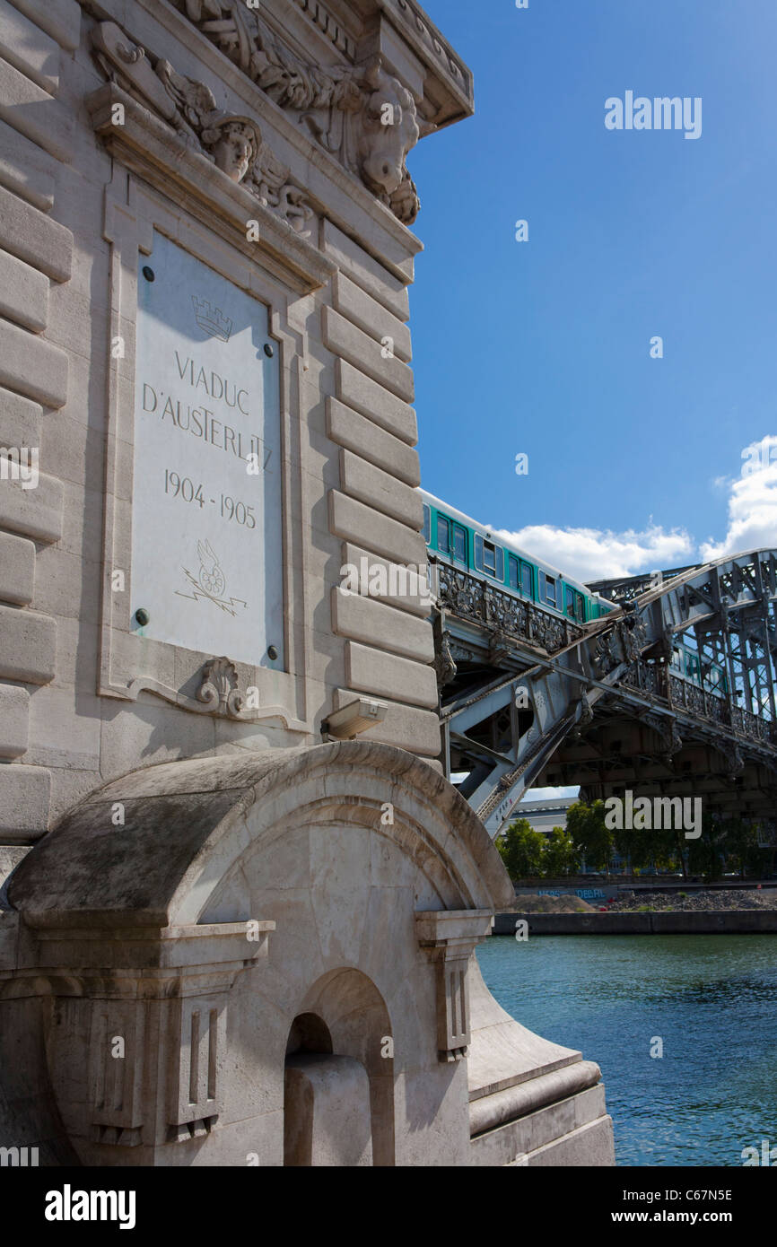 Détail de l'architecture du pont d'Austerlitz,Paris,France Banque D'Images