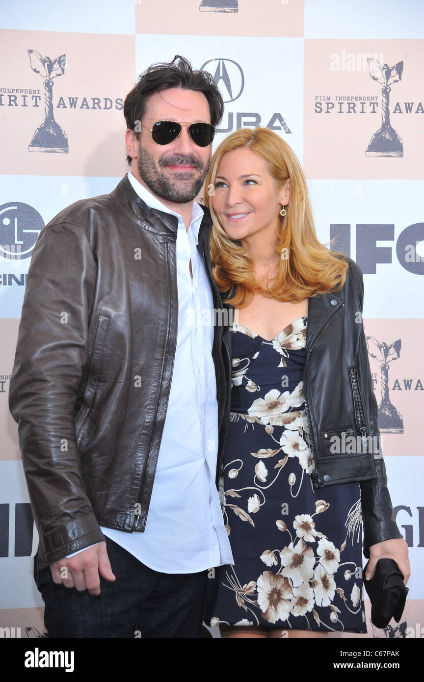 Jon Hamm, Jennifer Westfeldt aux arrivées pour 2011 Film Independent Spirit Awards - Arrivals Partie 1, sur la plage, Santa Monica, Banque D'Images