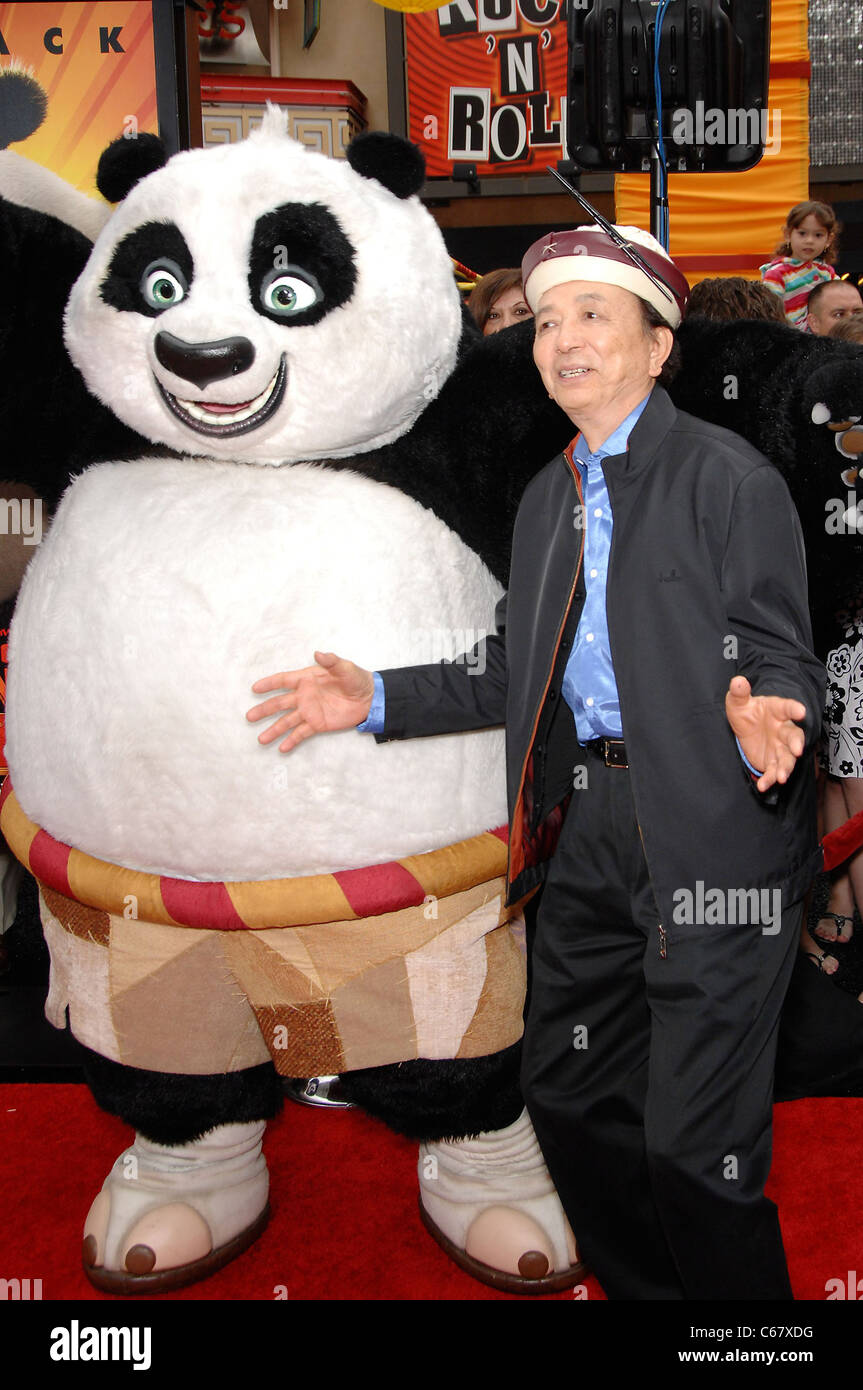 Po, James Hong aux arrivées de Kung Fu Panda 2 Premiere, le Grauman's Chinese Theatre, Los Angeles, CA, 22 mai 2011. Photo par : Michael Germana/Everett Collection Banque D'Images