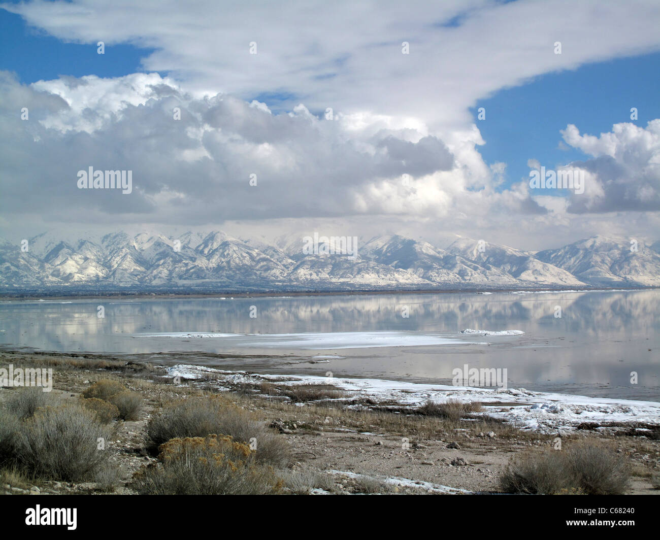 Vue sur montagnes Wasatch Antelope Island, Italy Banque D'Images