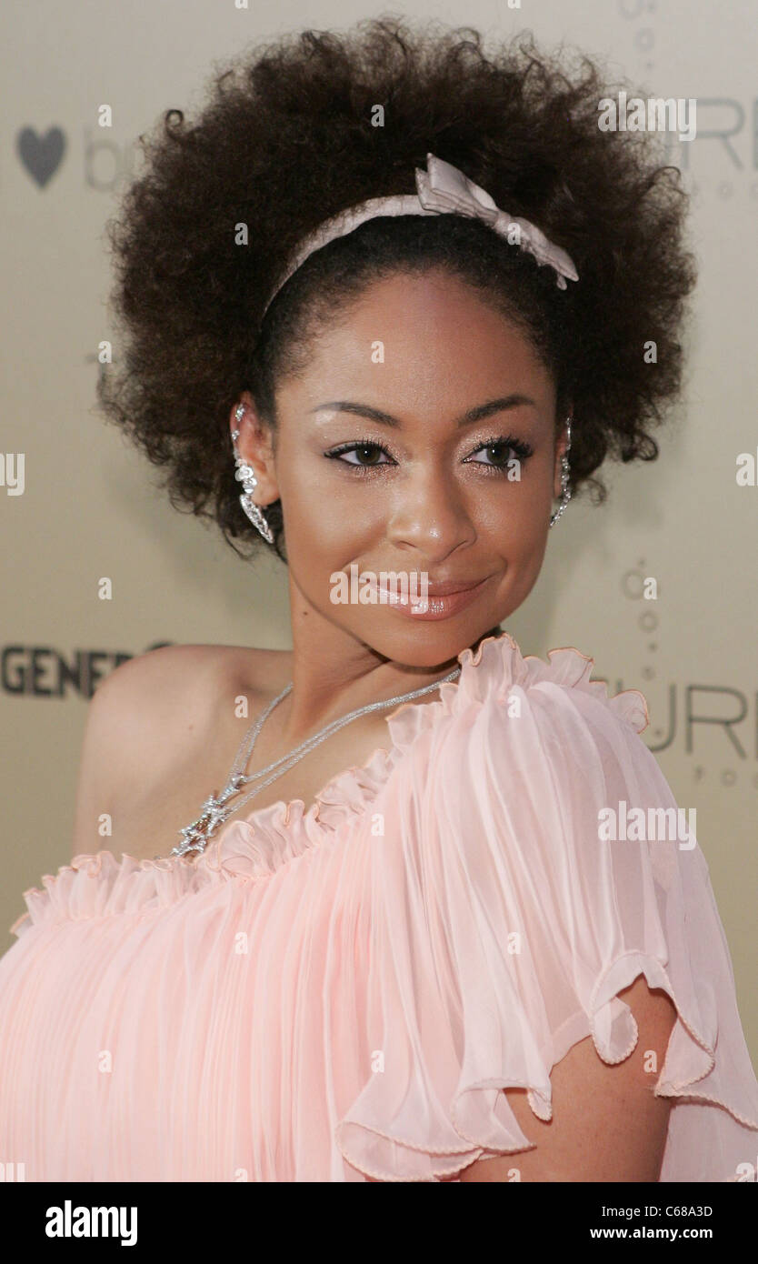 Raven-Symone aux arrivées pour Simon G. d'été Bijoux Soiree au azure, le Palazzo Resort Hotel Casino, Las Vegas, NV, le 4 juin 2011. Photo par : James Atoa/Everett Collection Banque D'Images