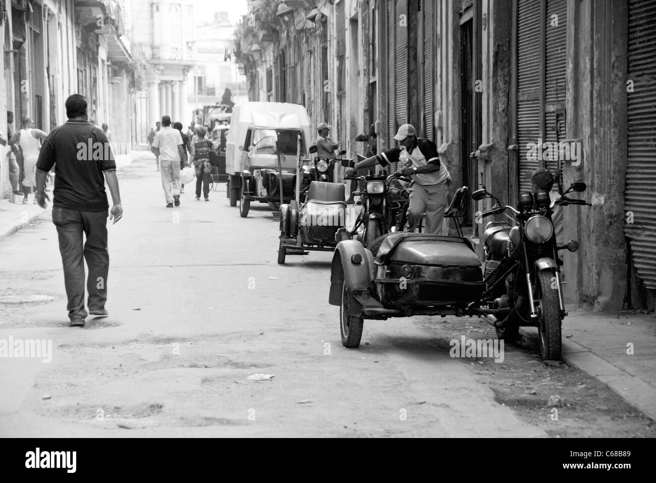 Divers modes de transport au centre-ville de La Havane Cuba Banque D'Images