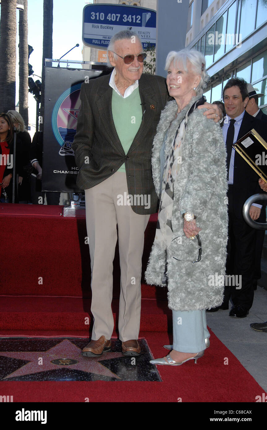 Stan Lee, Joan Lee à la cérémonie d'intronisation pour l'étoile sur le Hollywood Walk of Fame Cérémonie pour Stan Lee, Hollywood Boulevard, Banque D'Images