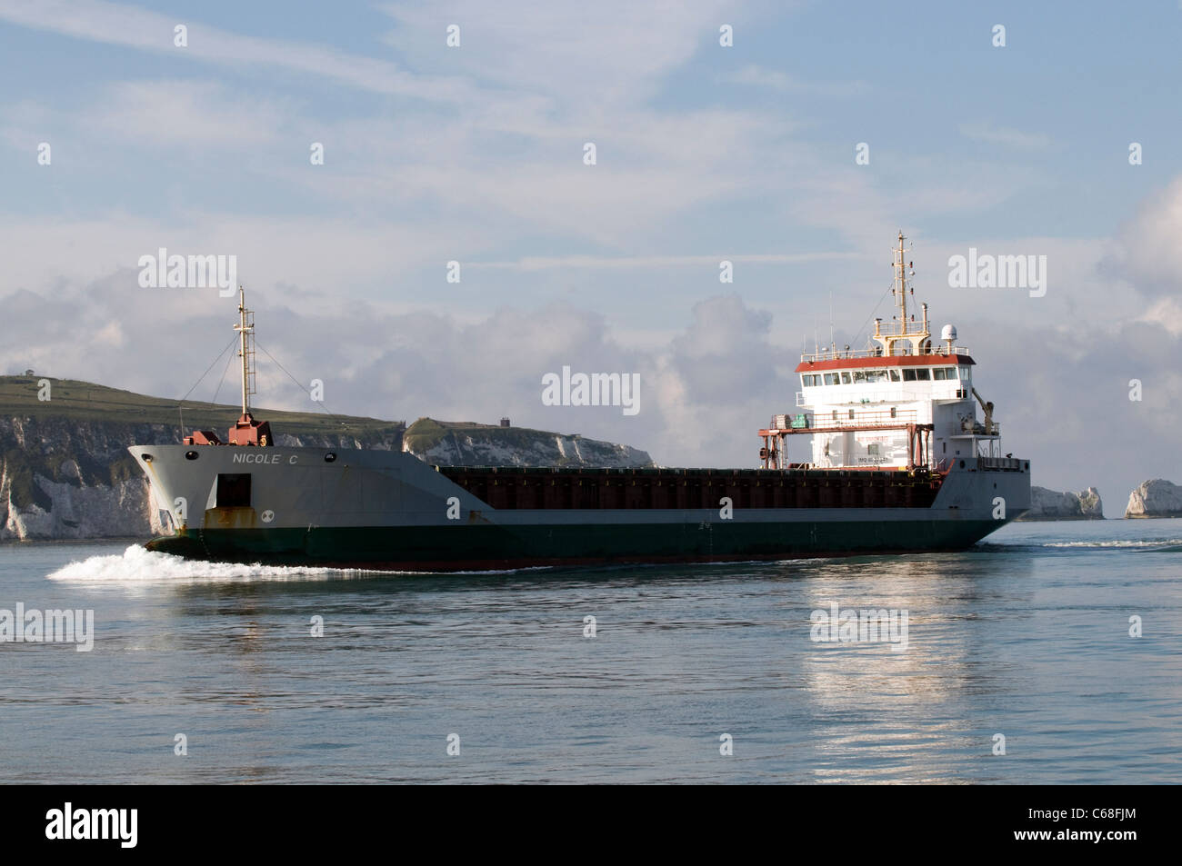 Cargo général Nicole C au large de l'île de Wight d'aiguilles Banque D'Images