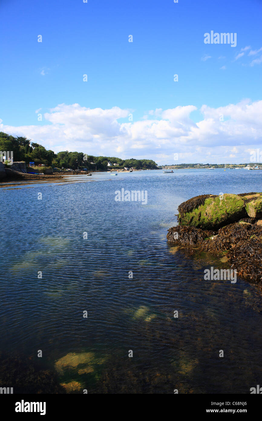 Avis de Larmor-Baden de causeway à Ile de Berder, Larmor-Baden, Morbihan, Bretagne, France Banque D'Images