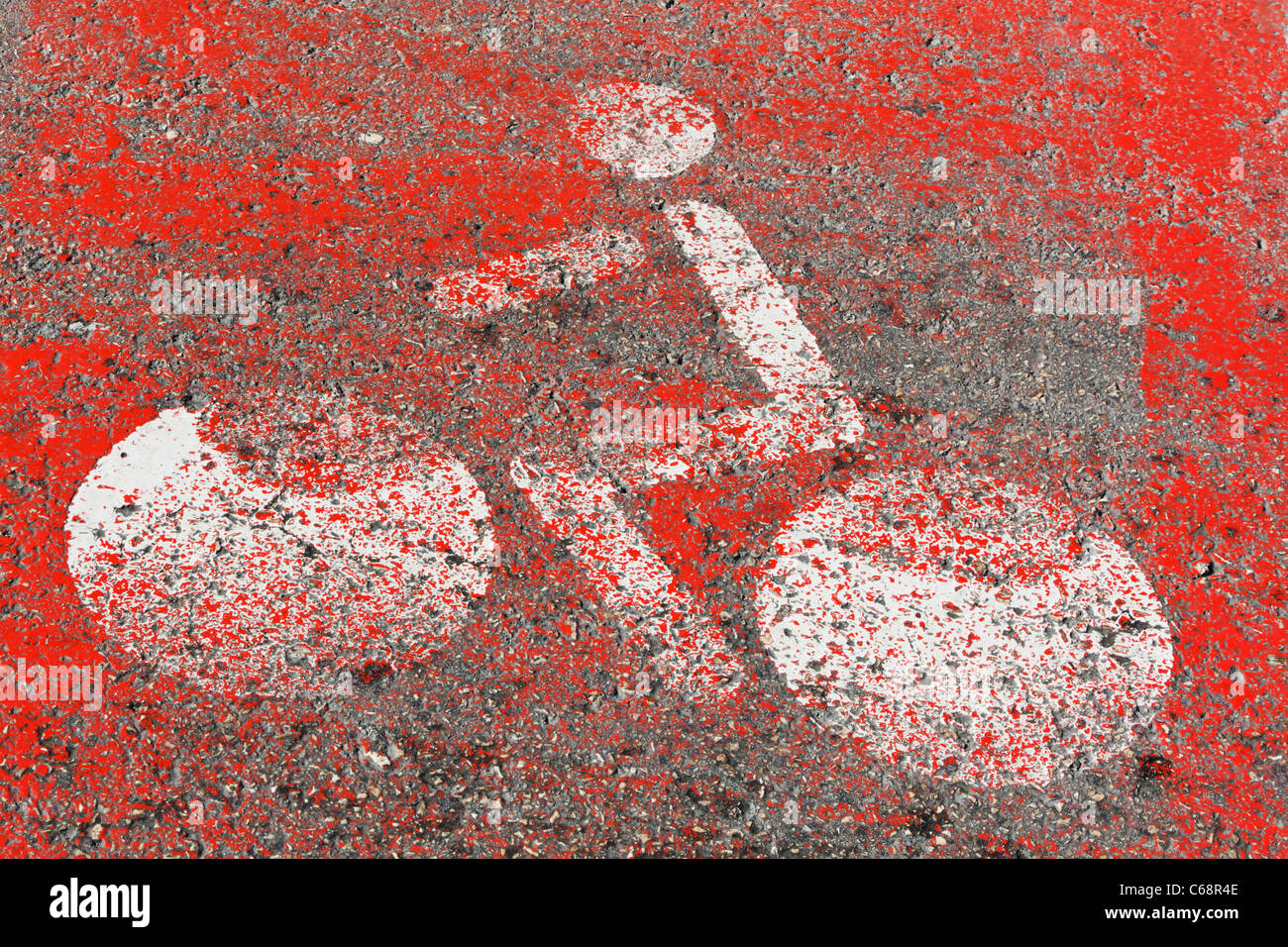 Symbole de cycliste sur vélo sur piste cyclable. Los Boliches, Fuengirola, province de Malaga, Costa del Sol, Espagne. Banque D'Images